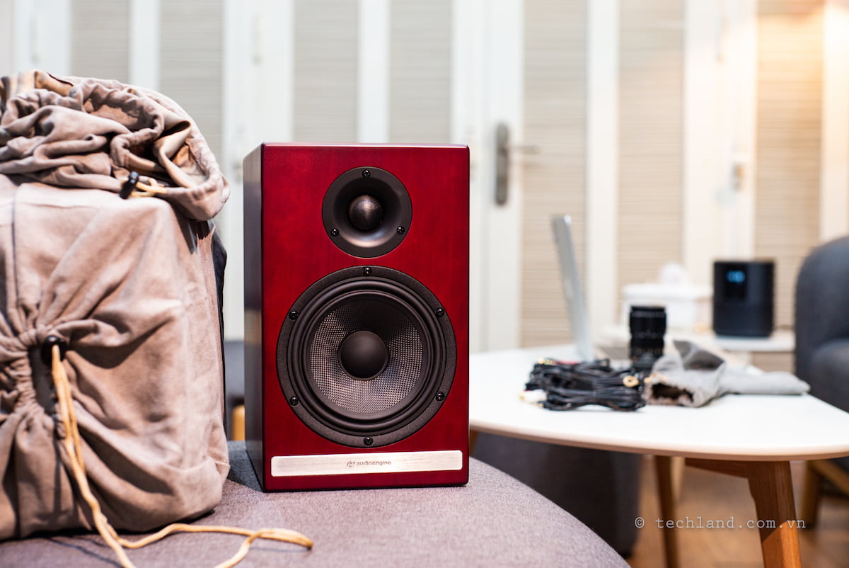 Mở hộp loa không dây Audioengine HD6 Wireless màu cherry tuyệt đẹp