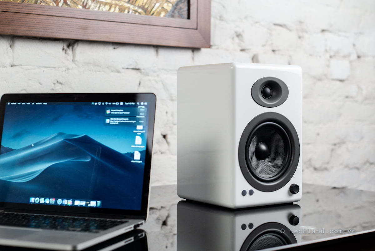 Mở hộp loa không dây tích hợp ampli Audioengine A5+ Wireless