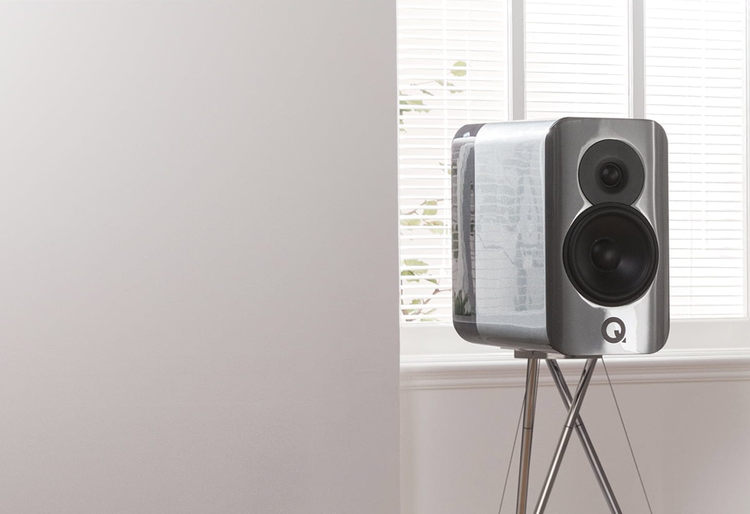 Q Acoustics giới thiệu loa bookshelf Concept 300 với thiết kế chân đứng sáng tạo đột phá