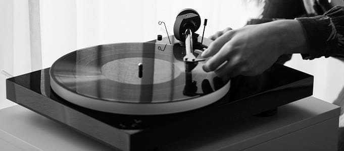 Pro-Ject Ra Mắt Series Đầu Đĩa Than X1