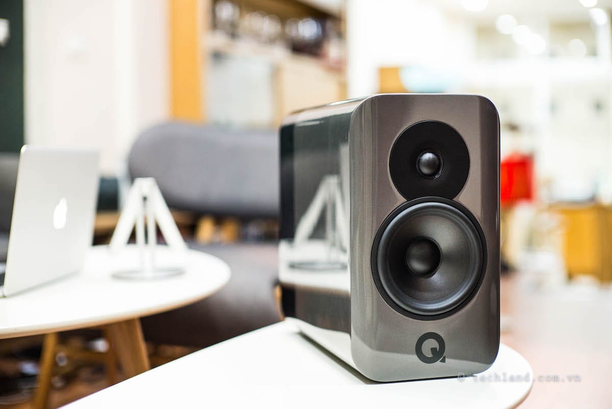 Mở Hộp Loa Bookshelf Hi-end Qacoustics Concept 300 Với Màu Sắc Đẹp Mê Hồn