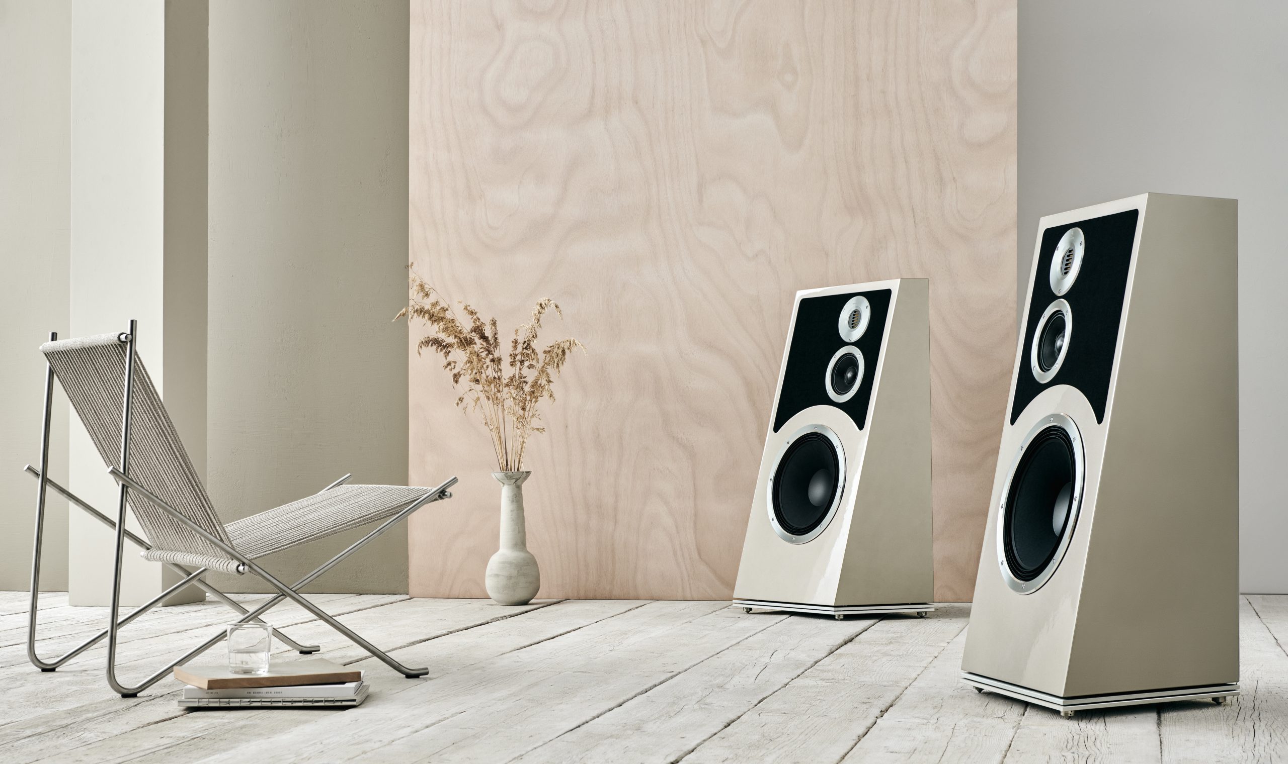 Audiovector Trapeze Reimagined - Tái định nghĩa mẫu loa huyền thoại