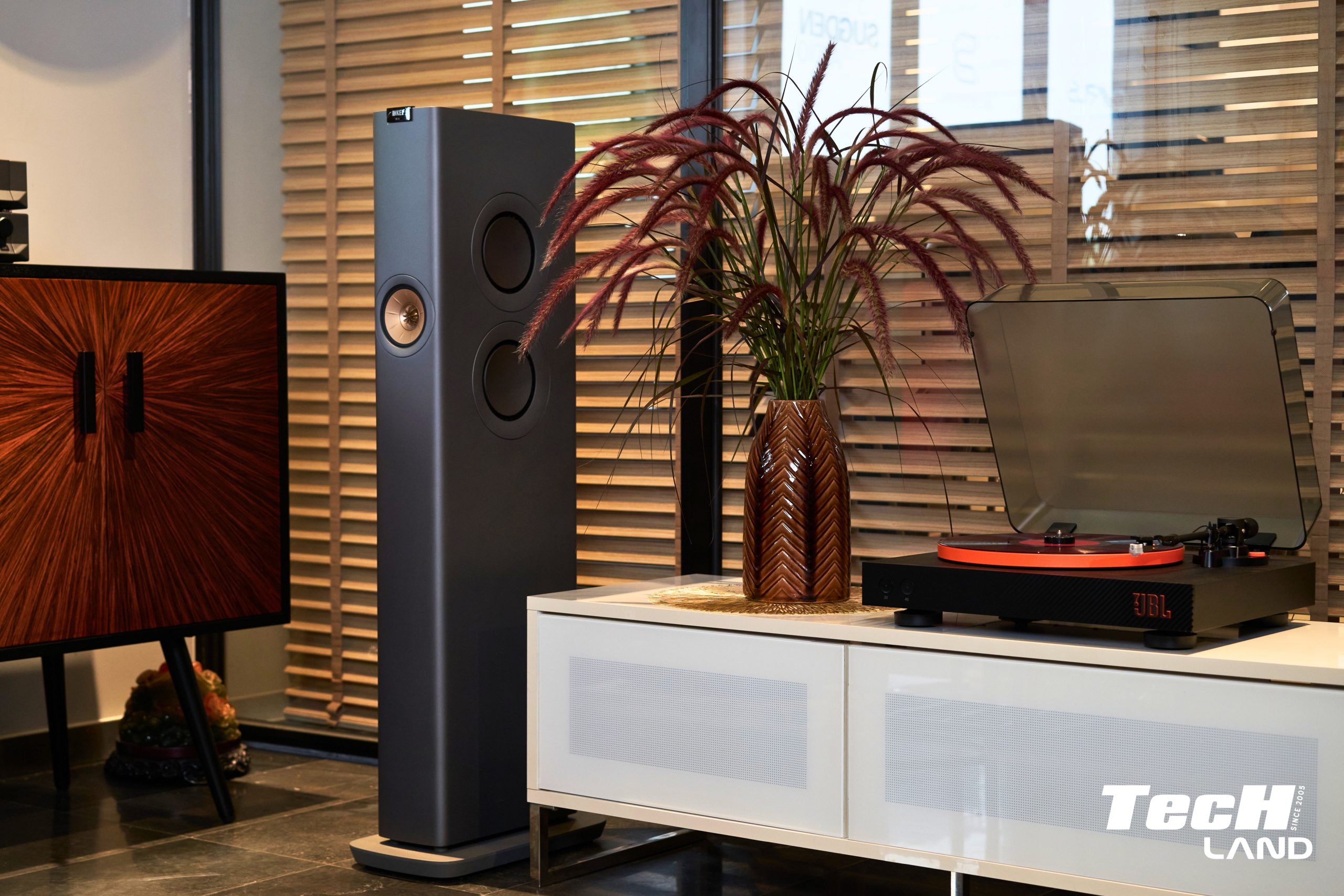 KEF LS60 Wireless - Loa cây không dây hi-end thiết kế sáng tạo tích hợp công nghệ cao